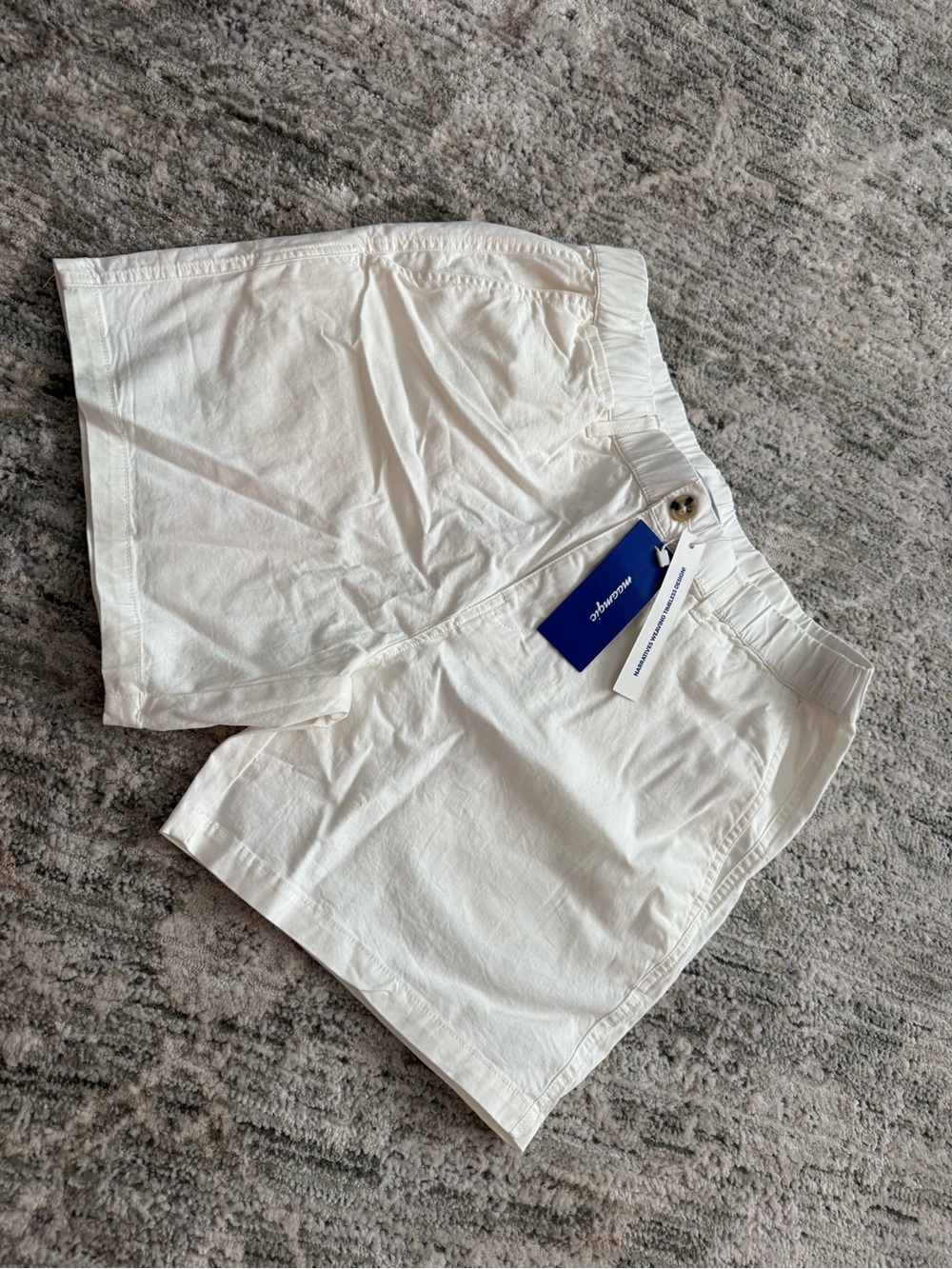Men's White Cargo-Style Shorts with Elastic Waist
